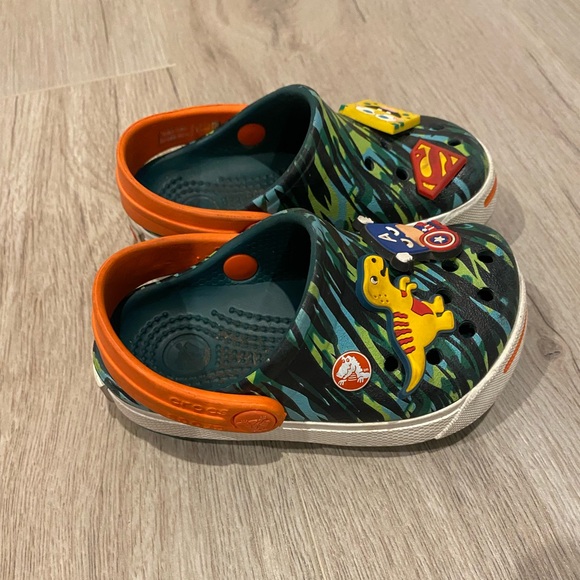 Toddler Crocs 4/5 - Picture 3 of 3